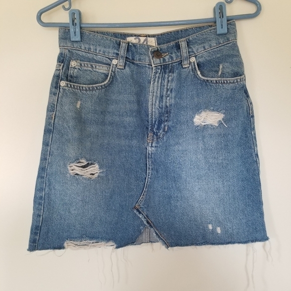 free People We The Free Hallie Distressed Denim Mini Skirt size 24 - Picture 3 of 8